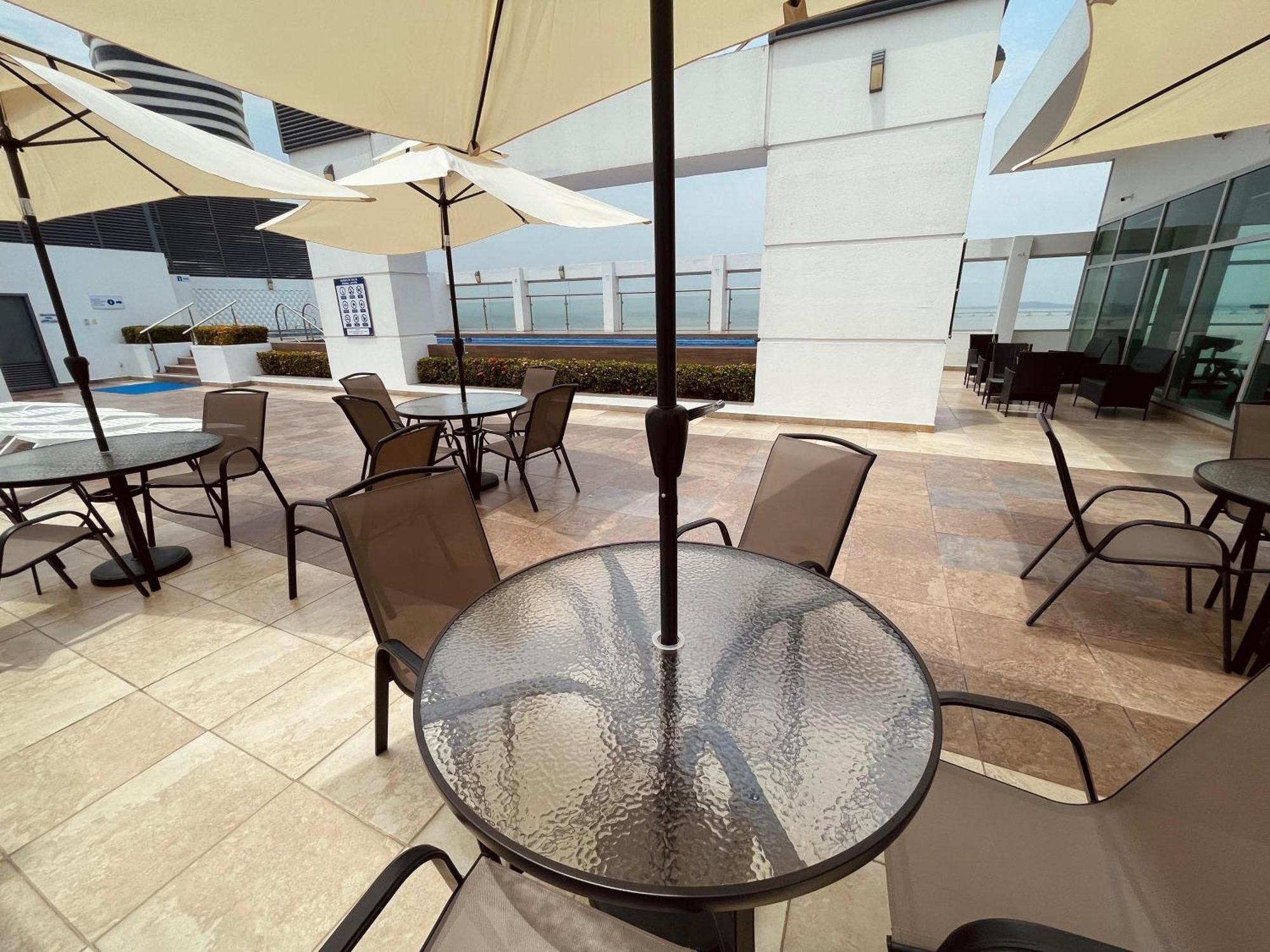 Suite Frente Al Rio En Puerto Santa Ana Riverfront Гуаякиль Экстерьер фото