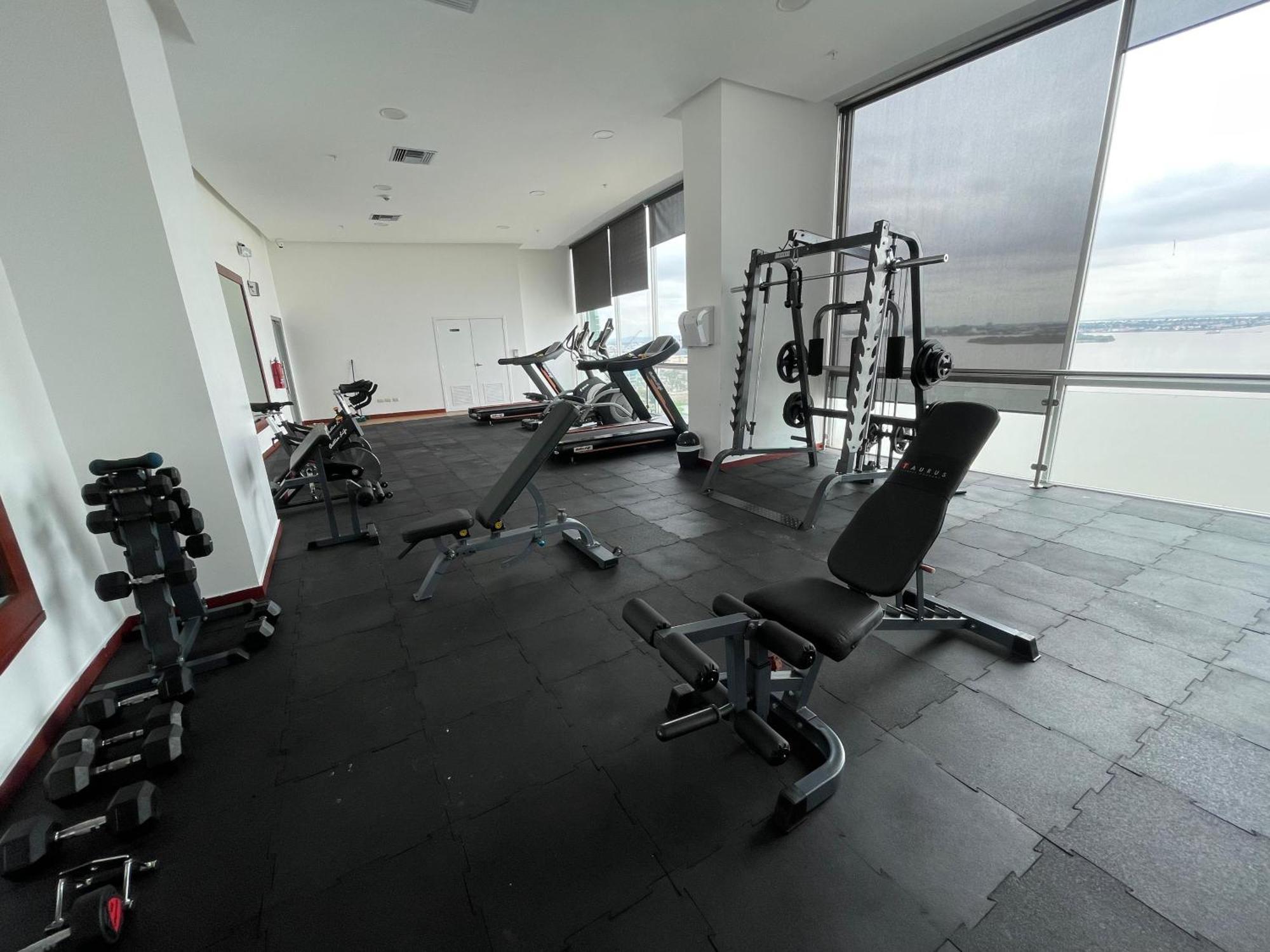 Suite Frente Al Rio En Puerto Santa Ana Riverfront Гуаякиль Экстерьер фото
