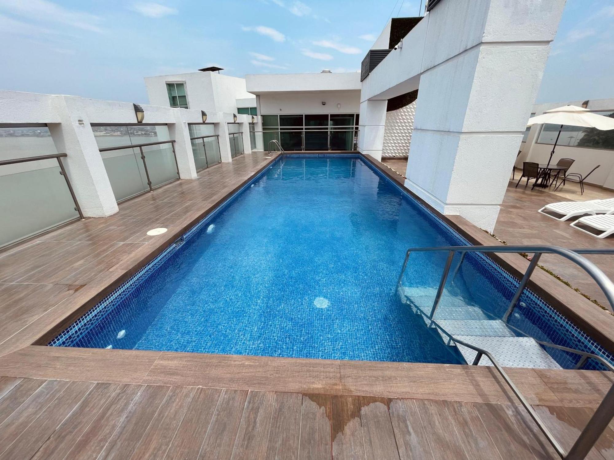 Suite Frente Al Rio En Puerto Santa Ana Riverfront Гуаякиль Экстерьер фото