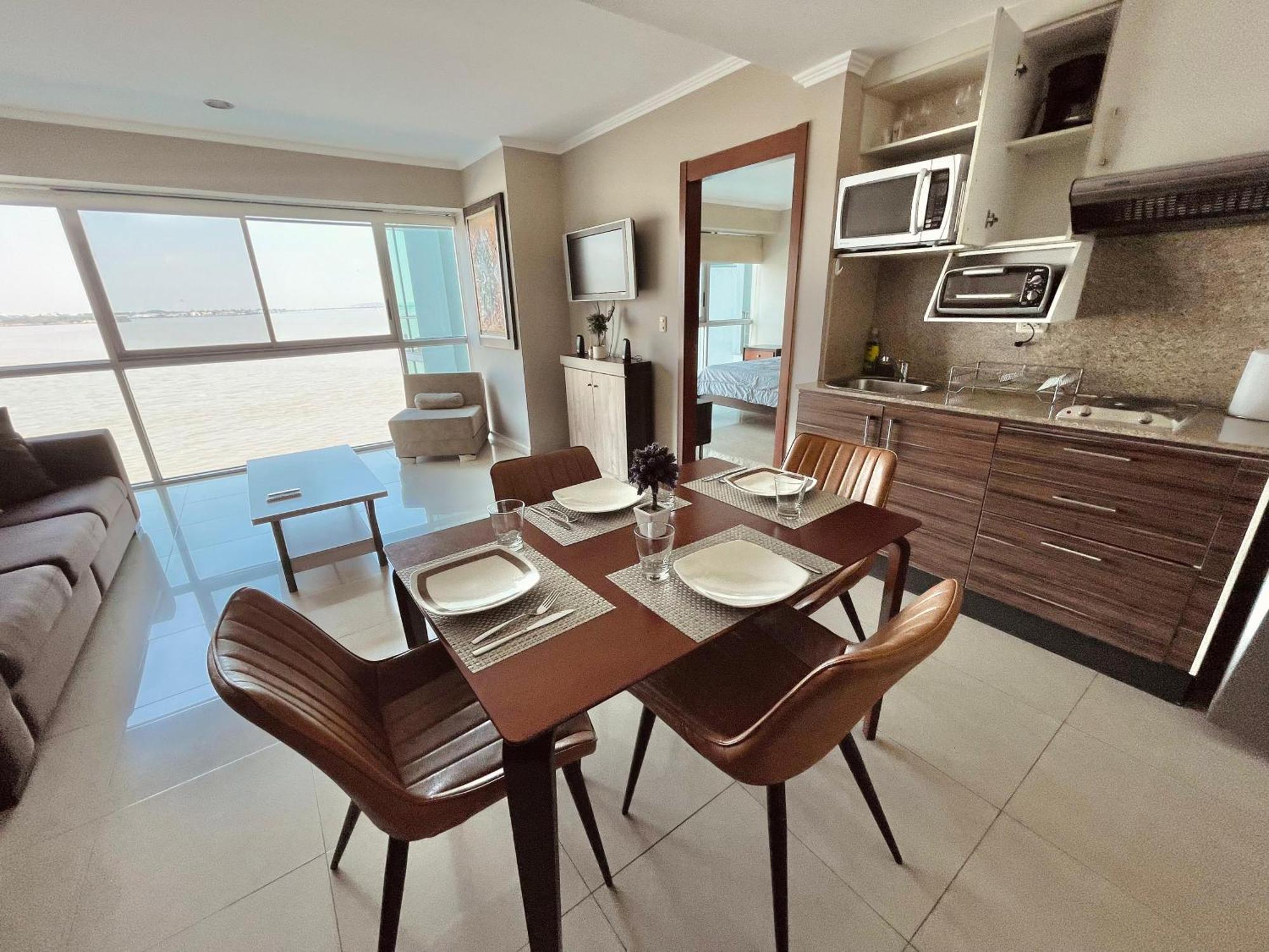 Suite Frente Al Rio En Puerto Santa Ana Riverfront Гуаякиль Экстерьер фото