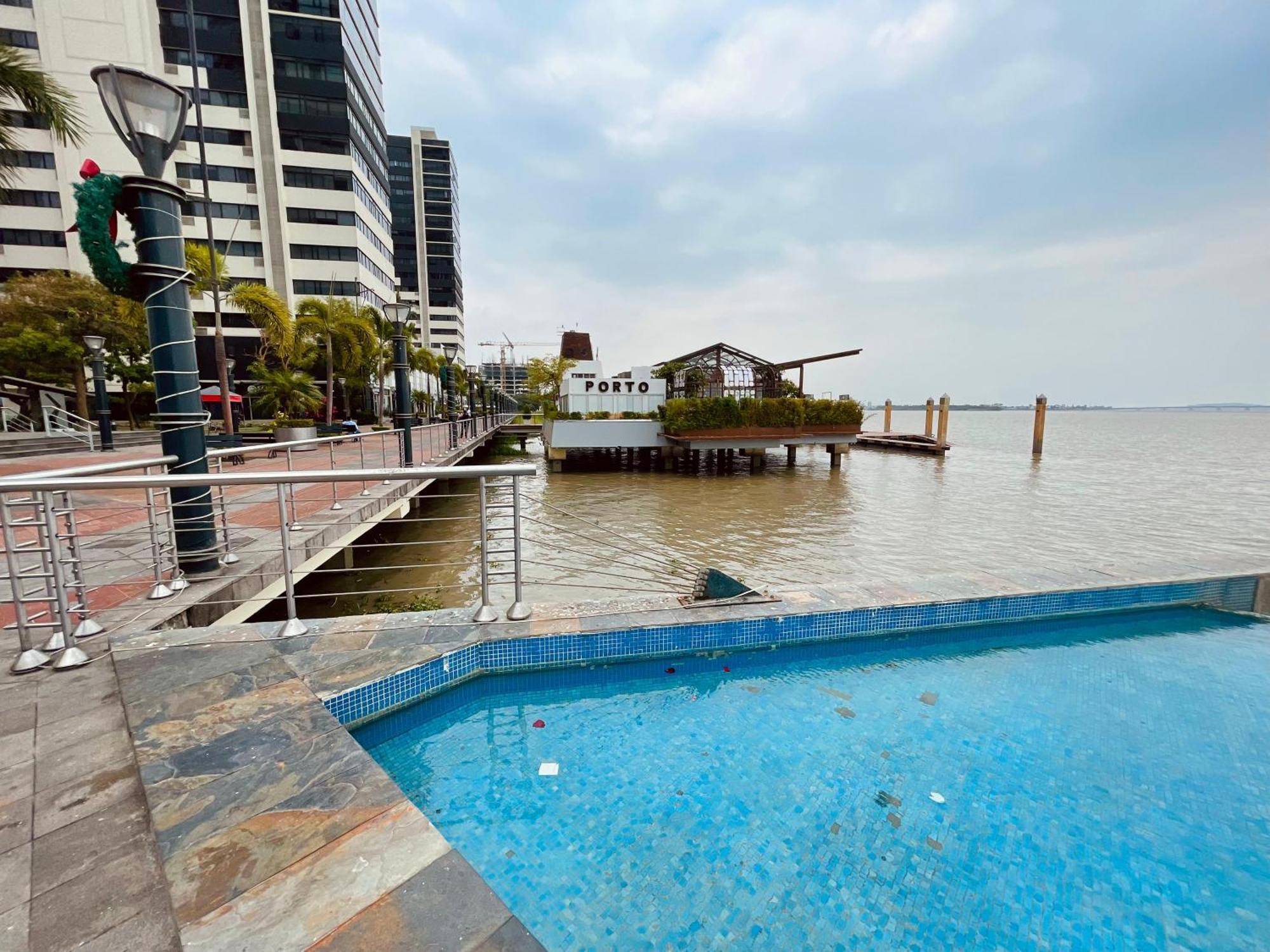 Suite Frente Al Rio En Puerto Santa Ana Riverfront Гуаякиль Экстерьер фото