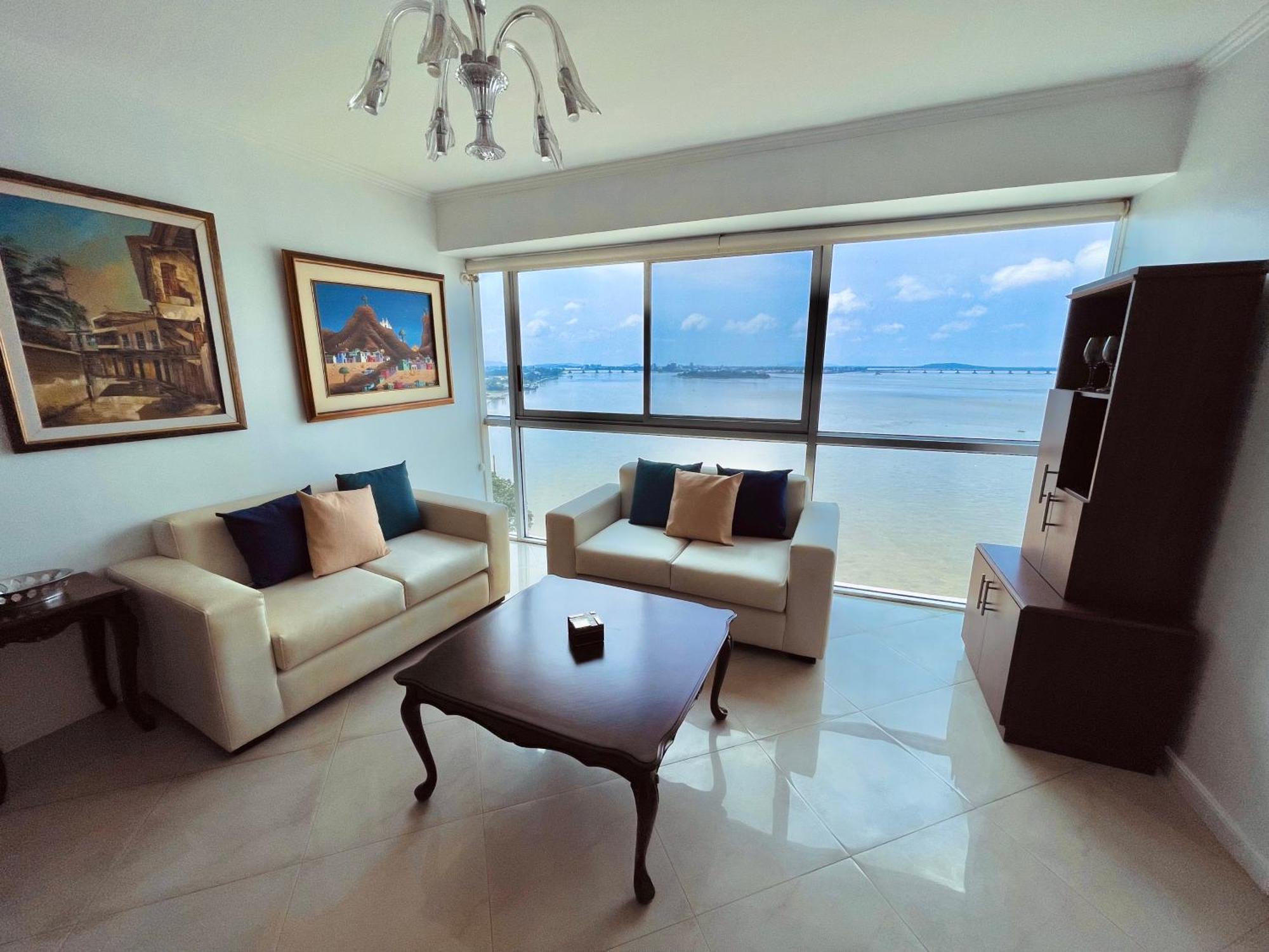 Suite Frente Al Rio En Puerto Santa Ana Riverfront Гуаякиль Экстерьер фото