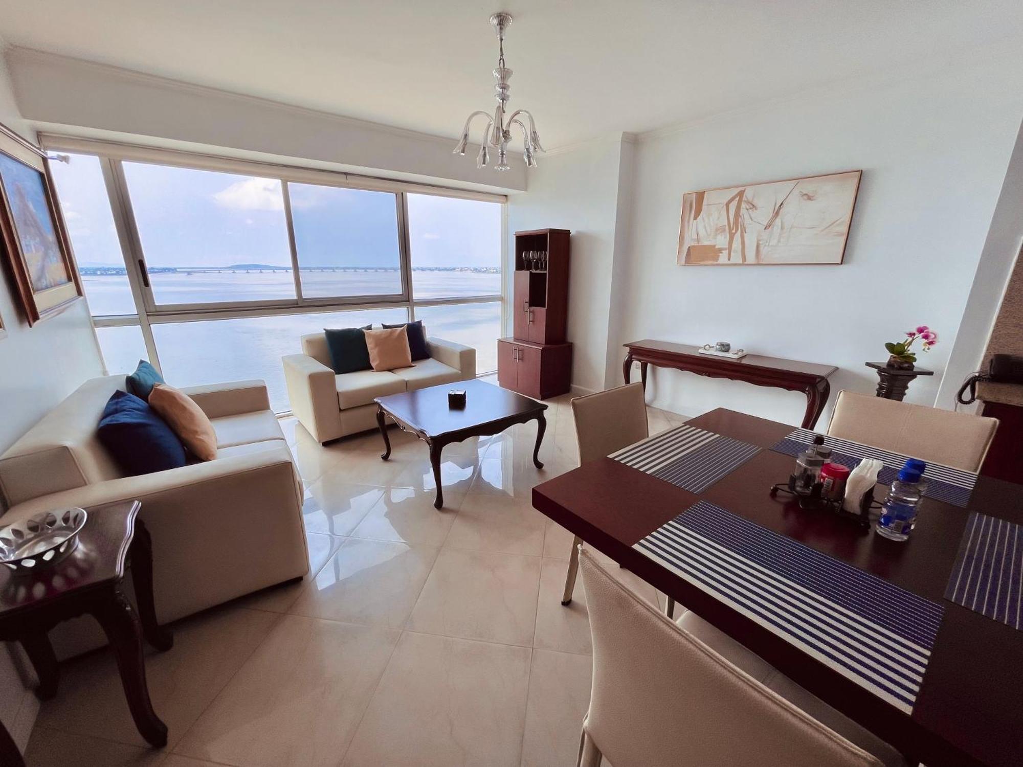 Suite Frente Al Rio En Puerto Santa Ana Riverfront Гуаякиль Экстерьер фото