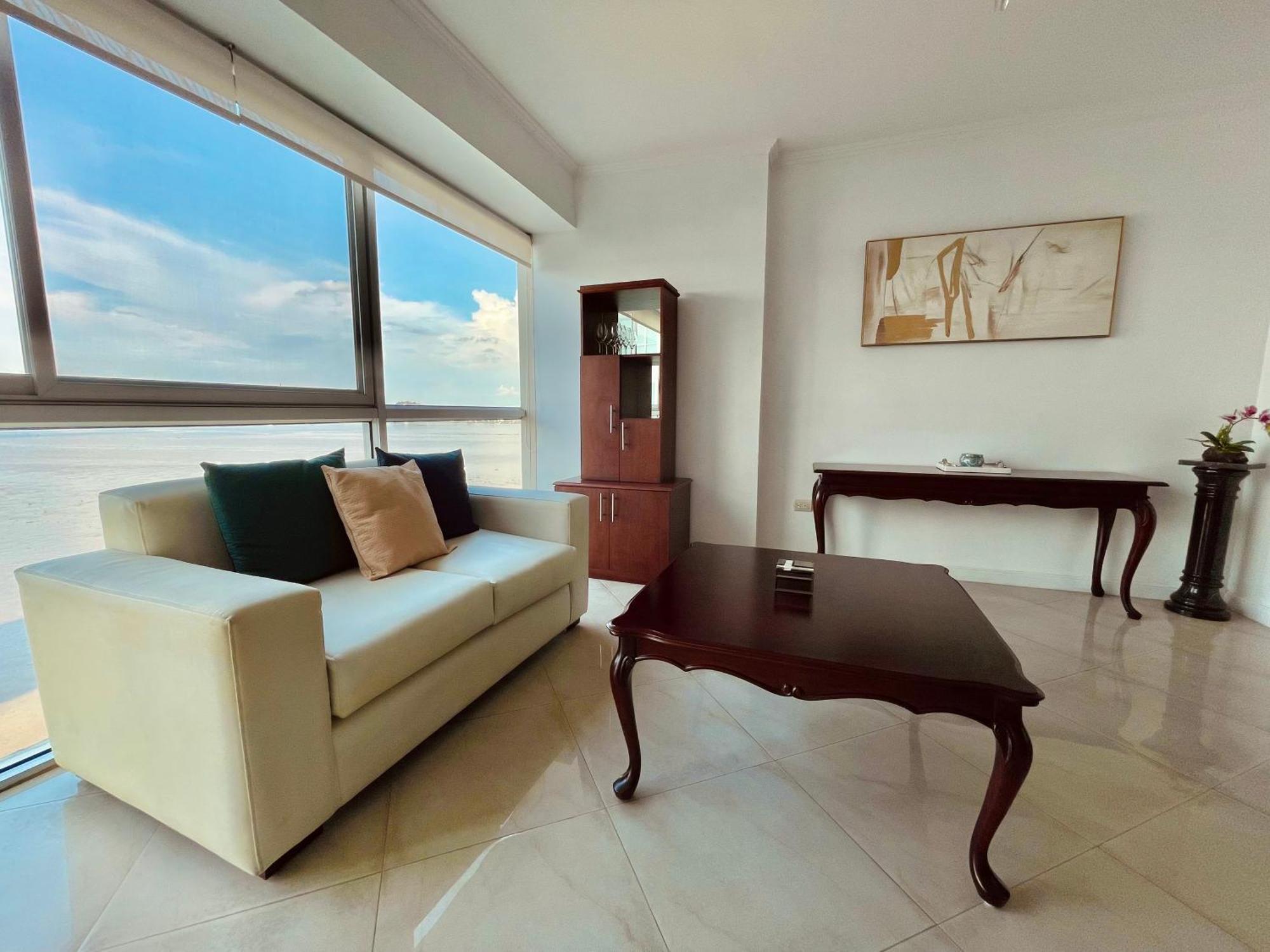 Suite Frente Al Rio En Puerto Santa Ana Riverfront Гуаякиль Экстерьер фото