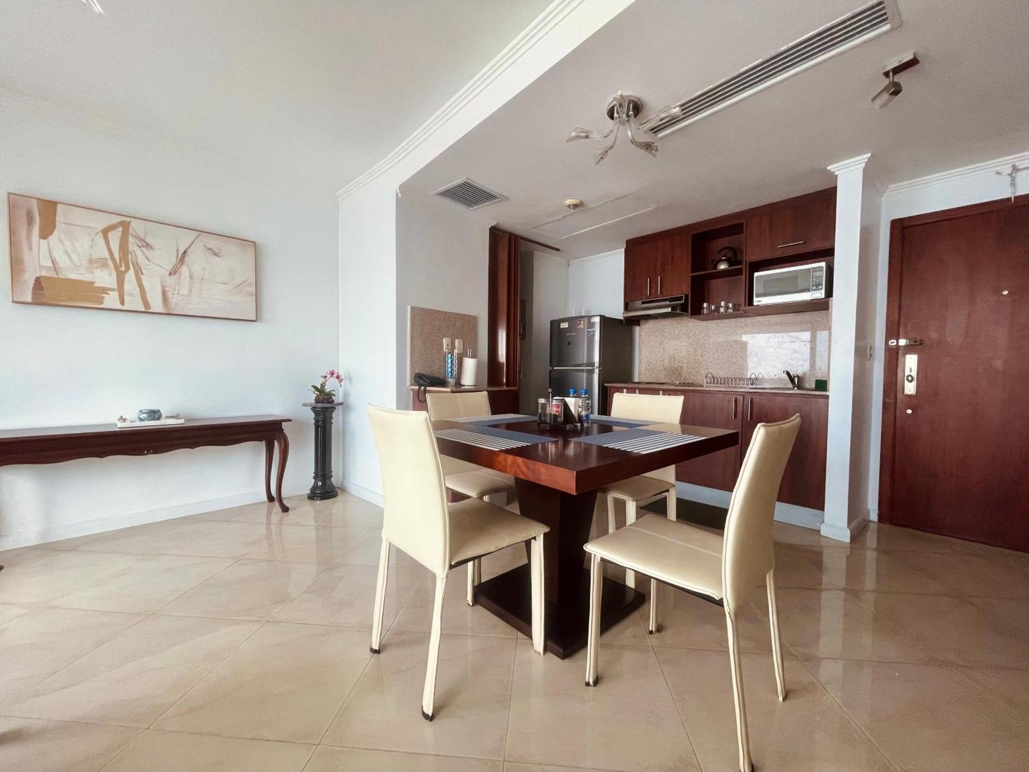 Suite Frente Al Rio En Puerto Santa Ana Riverfront Гуаякиль Экстерьер фото